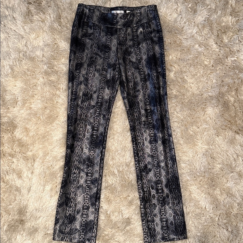 Lena Gabriella Black and White Snake Print Fabric - Picture 2 of 3